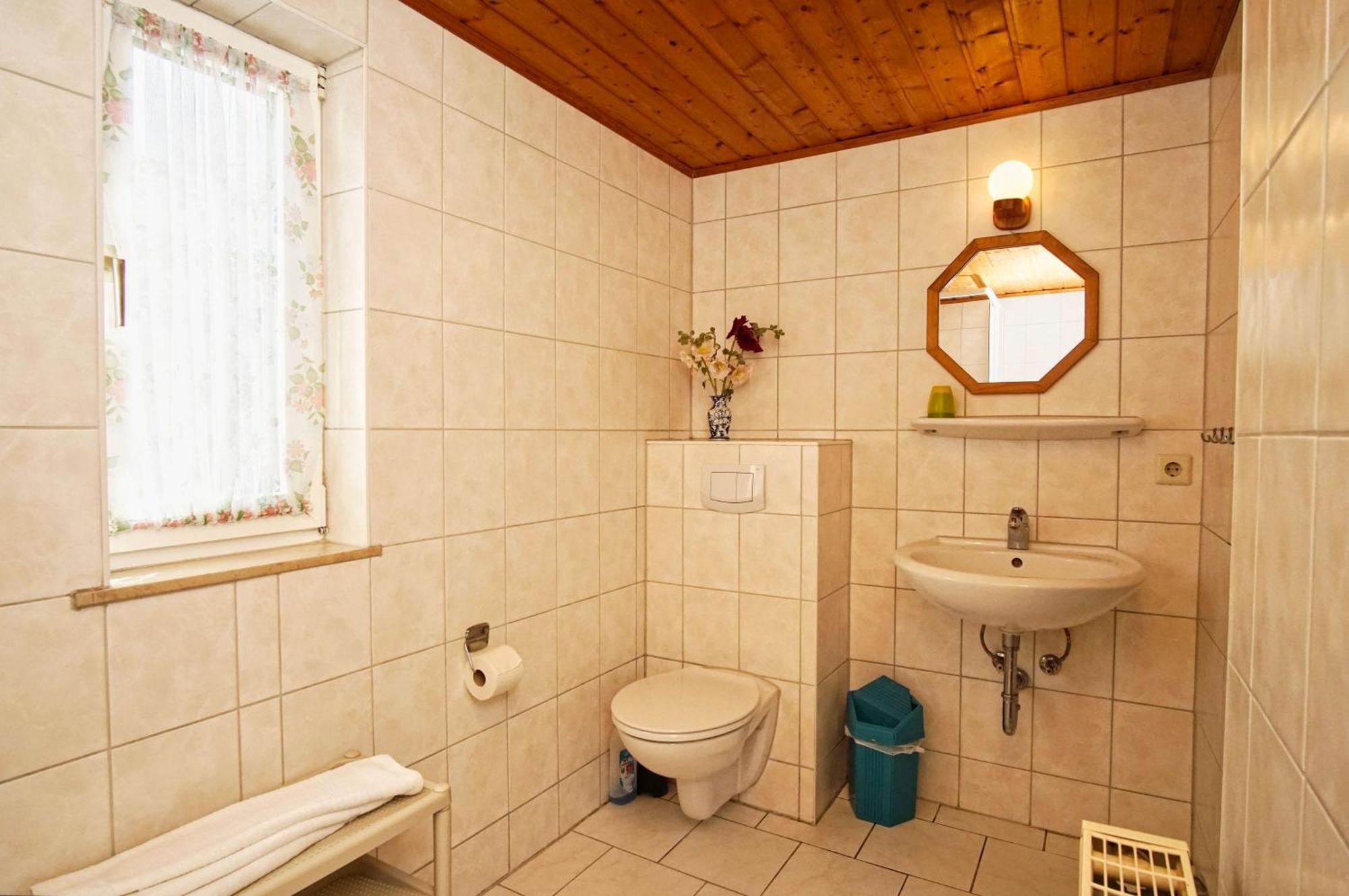Zentral Aber Ruhig, Terrasse Mit Viel Gruen - Strandnahes Ferienhaus Luki Гьорен Екстериор снимка
